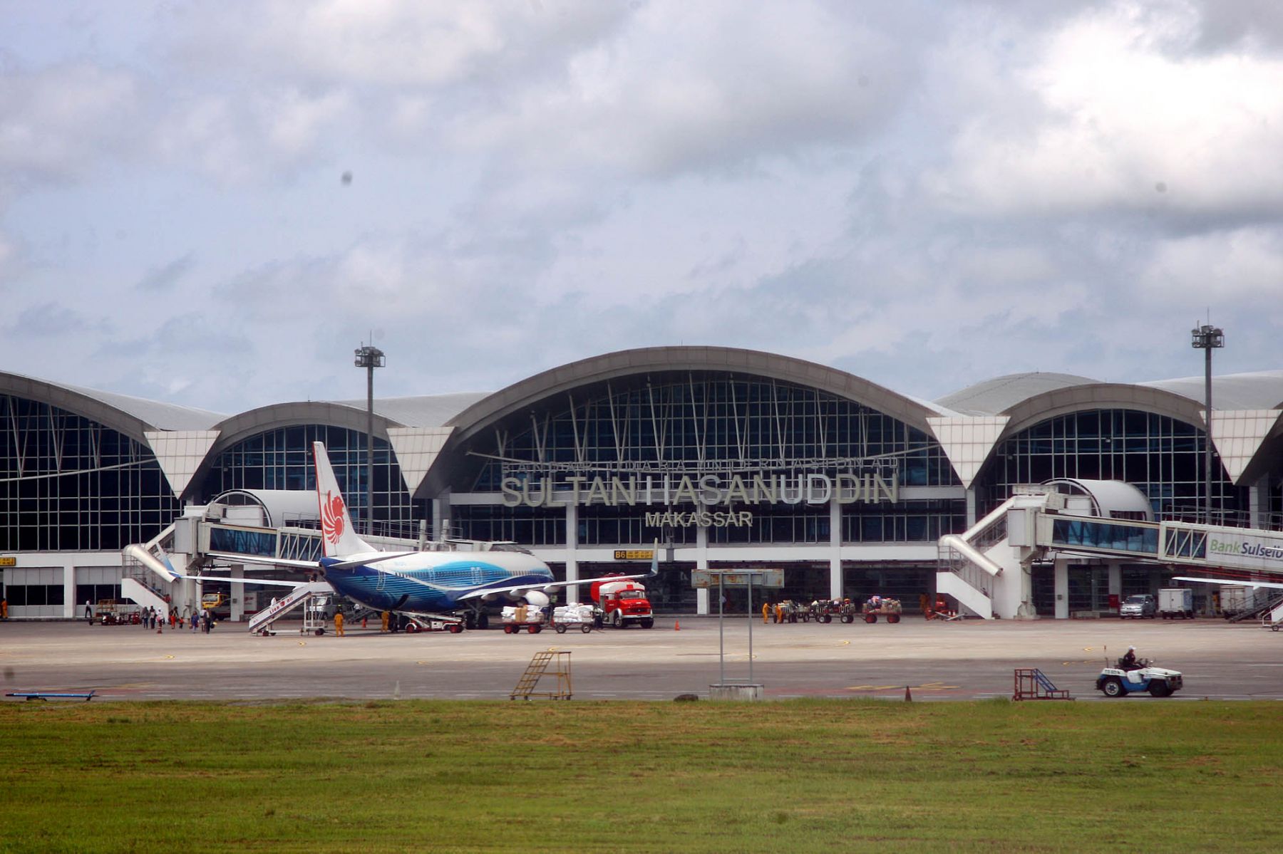 Detail Gambar Bandara Sultan Hasanuddin Nomer 56