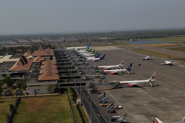 Detail Gambar Bandara Surabaya Nomer 16