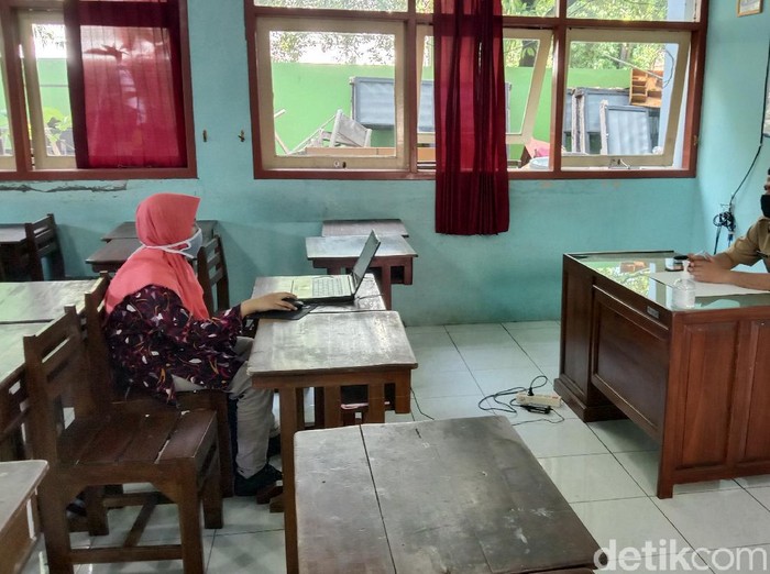 Detail Gambar Bangku Siswa Sd Tampak Belakang Nomer 35