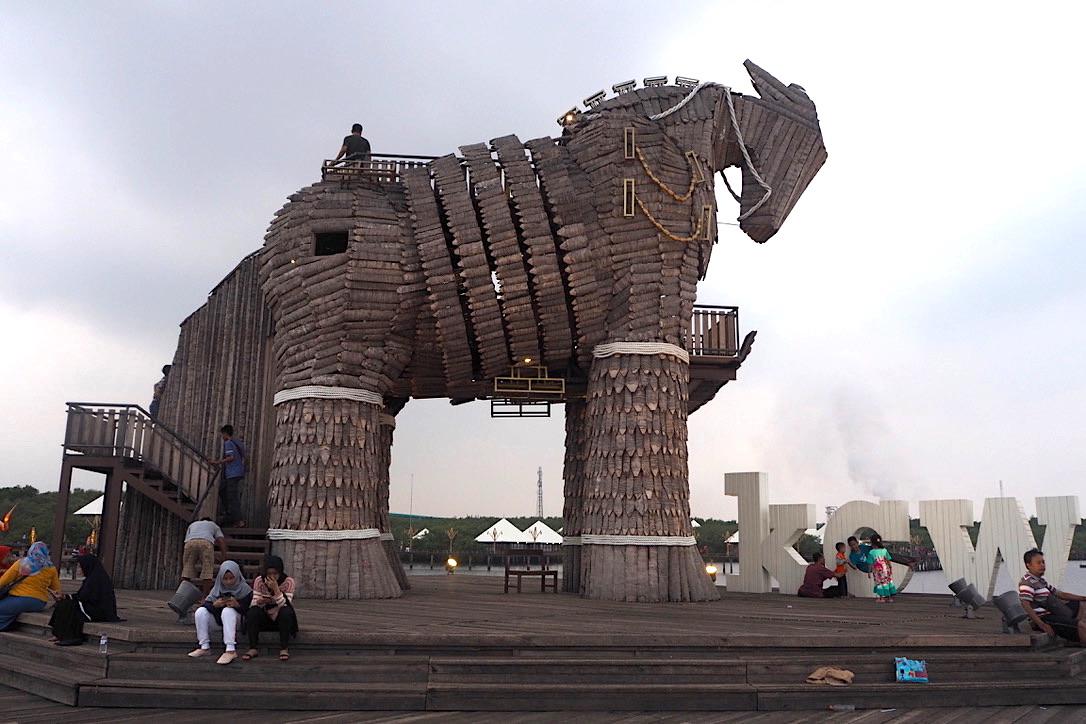 Detail Gambar Bangunan Bromo Park Di Kota Probolinggo Nomer 27