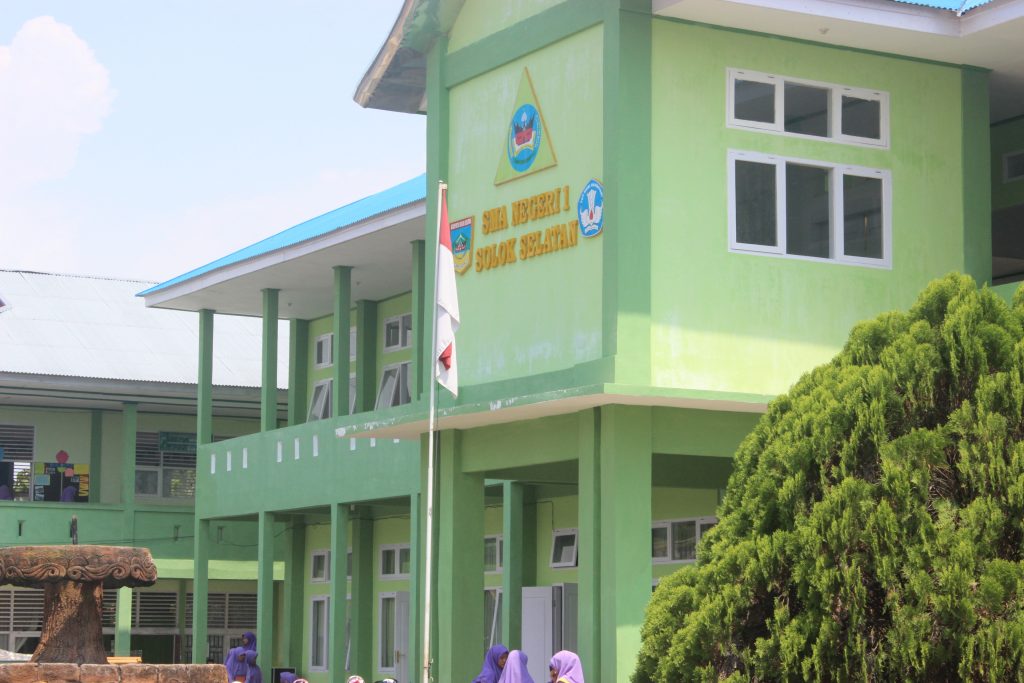 Detail Gambar Bangunan Sekolah Sma Negeri 1 Kota Solok Nomer 16