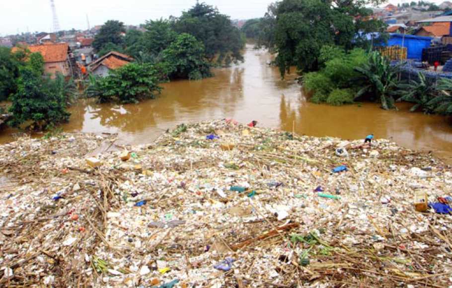 Detail Gambar Banjir Akibat Sampah Nomer 4