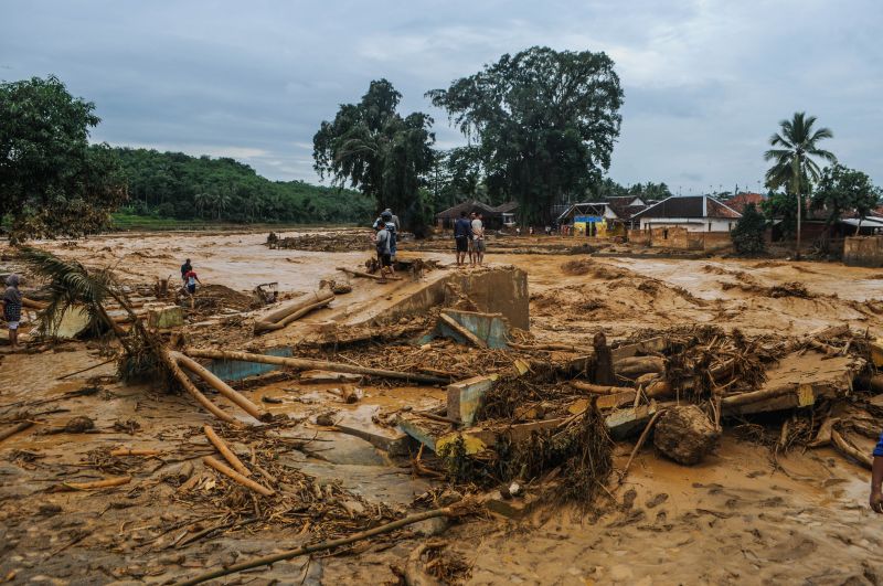 Detail Gambar Banjir Dan Longsor Nomer 23