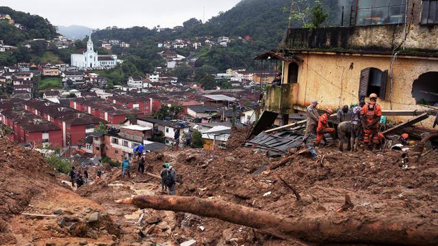 Detail Gambar Banjir Dan Tanah Lonsor Nomer 38