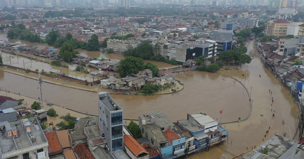 Detail Gambar Banjir Di Jakarta Nomer 13
