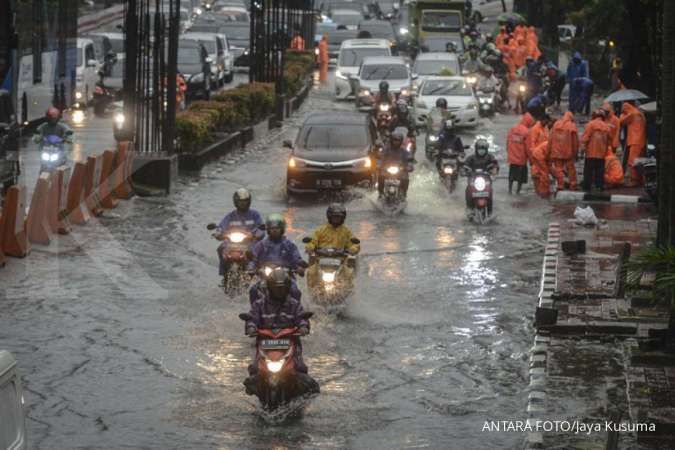 Detail Gambar Banjir Di Jakarta Nomer 16