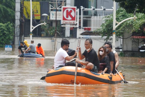 Detail Gambar Banjir Di Jakarta Nomer 24