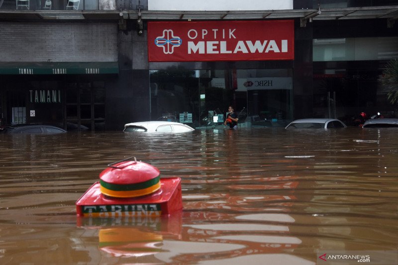 Detail Gambar Banjir Di Jakarta Nomer 27