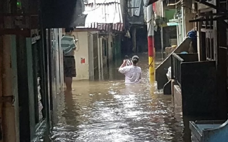 Detail Gambar Banjir Di Jakarta Nomer 29