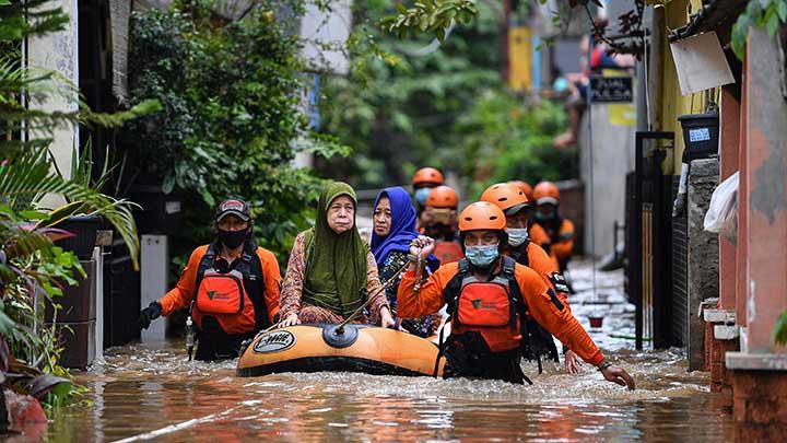 Detail Gambar Banjir Di Jakarta Nomer 30