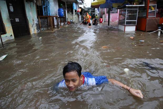 Detail Gambar Banjir Di Jakarta Nomer 31