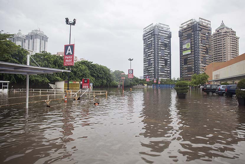 Detail Gambar Banjir Di Jakarta Nomer 38