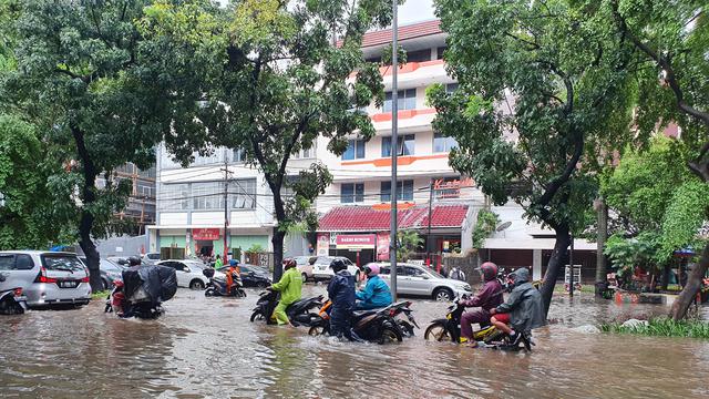 Download Gambar Banjir Di Jakarta Nomer 39