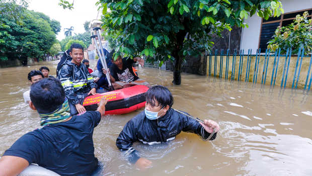 Detail Gambar Banjir Di Jakarta Nomer 7