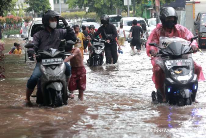 Detail Gambar Banjir Di Jakarta Nomer 9
