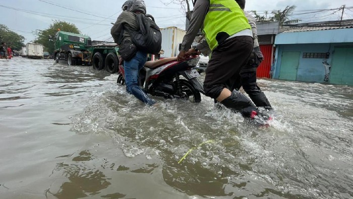 Detail Gambar Banjir Jakarta Nomer 49