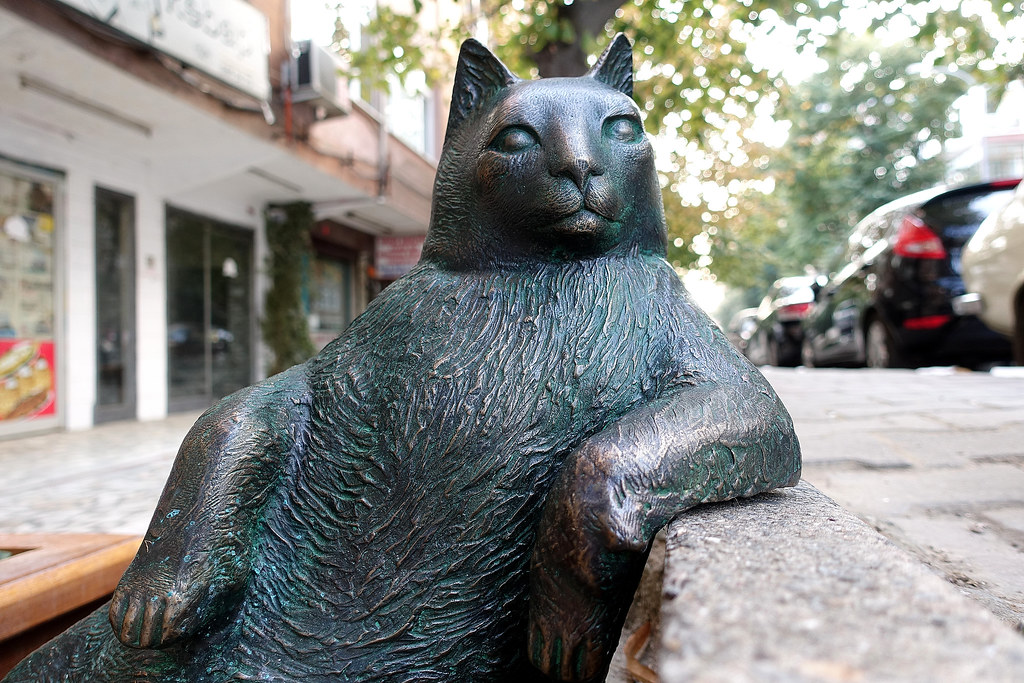 Detail Cat Statue Meme Nomer 49