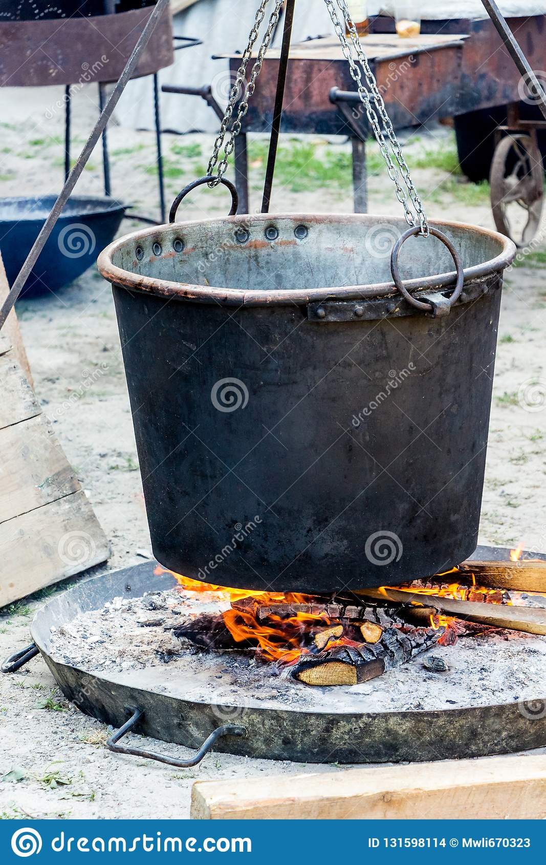 Detail Cauldron Over Fire Nomer 32