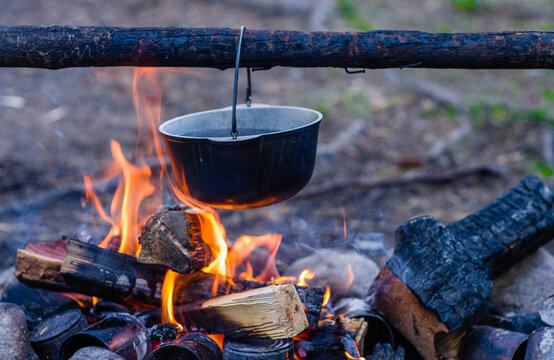 Detail Cauldron Over Fire Nomer 40