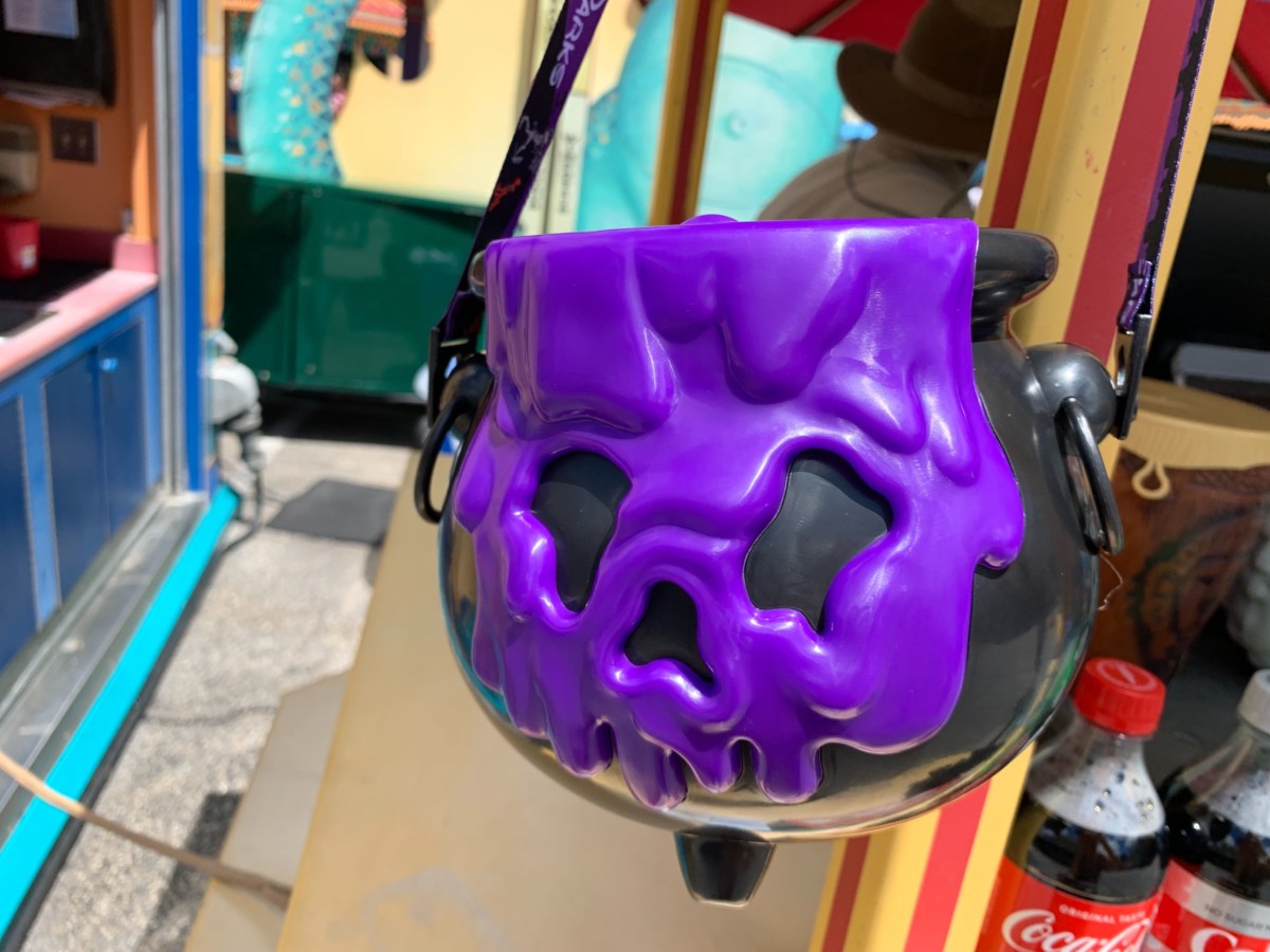 Detail Cauldron Popcorn Bucket Nomer 9
