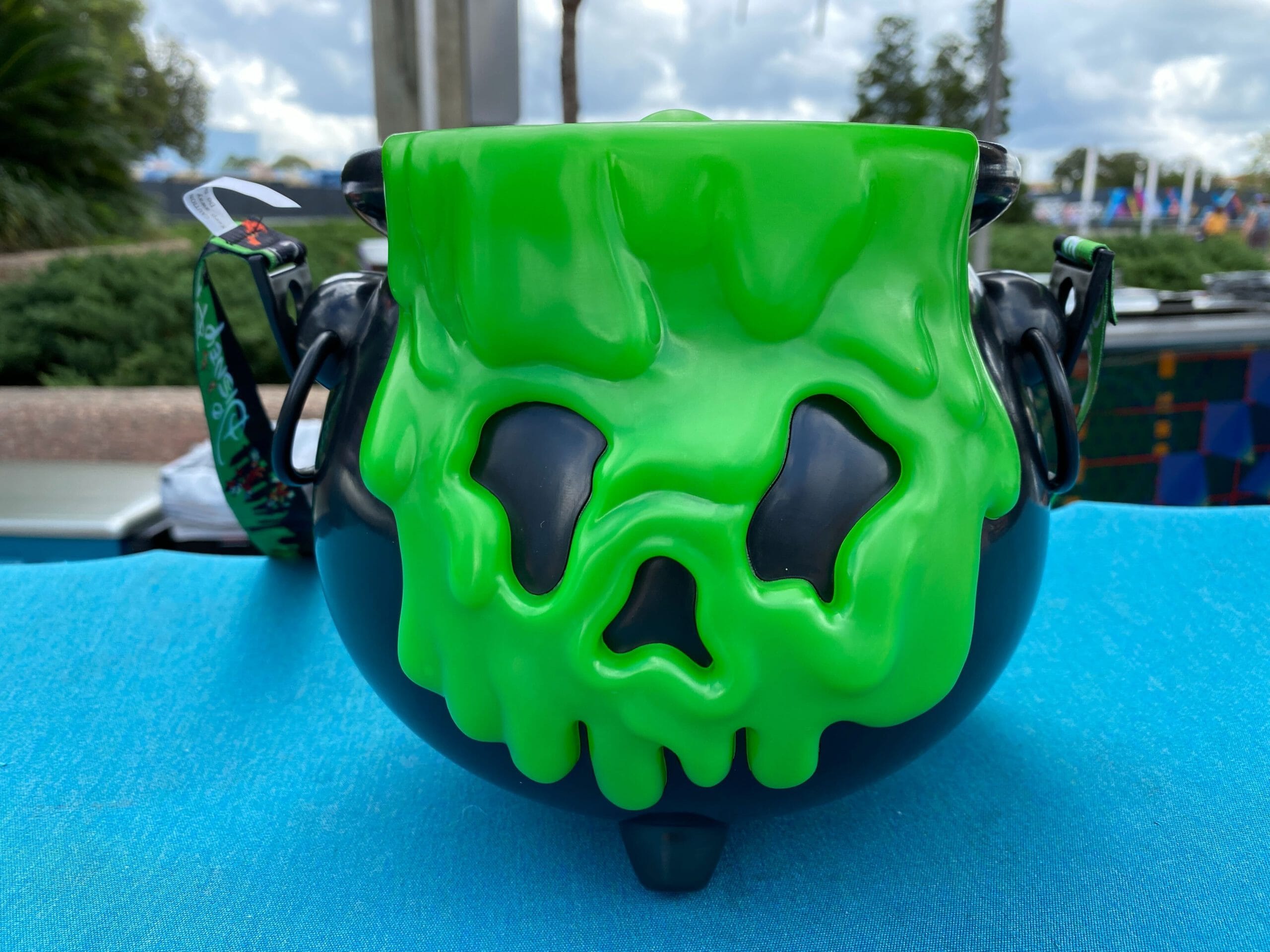 Detail Cauldron Popcorn Bucket Nomer 3