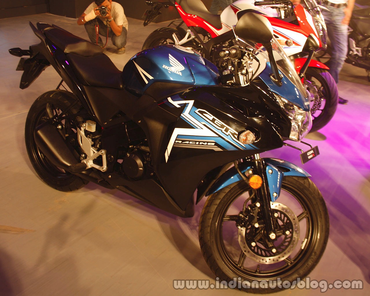 Detail Cbr150r Vs Cbr250r Nomer 33