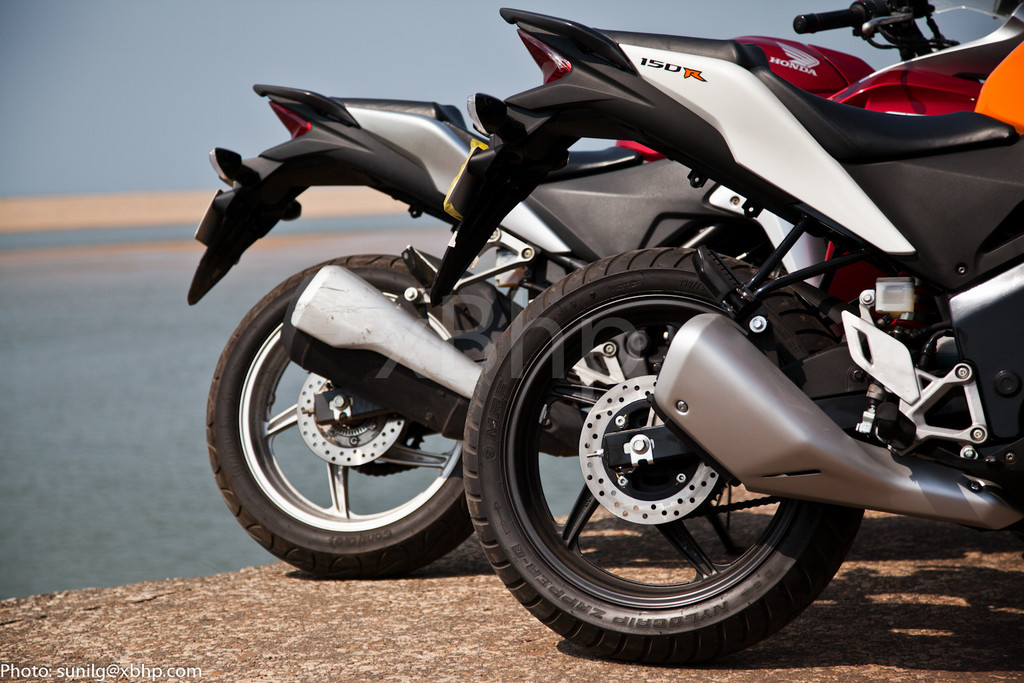 Detail Cbr150r Vs Cbr250r Nomer 38