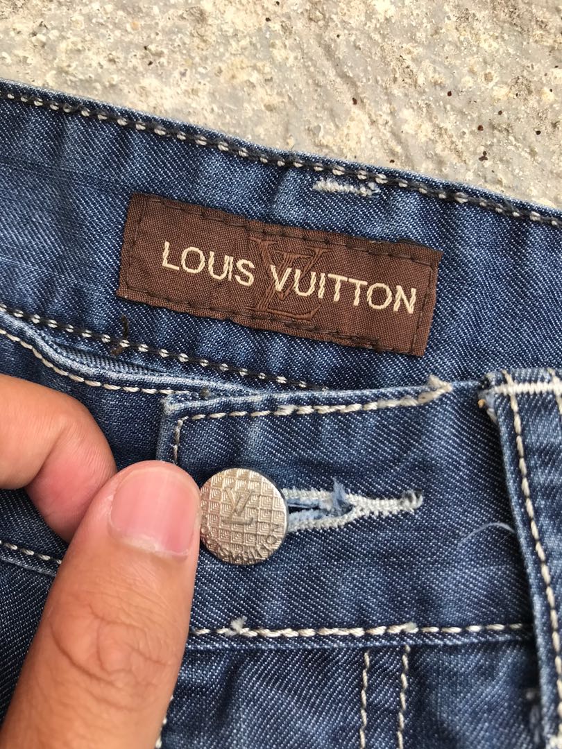 Detail Celana Jeans Louis Vuitton Nomer 57