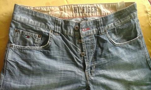 Detail Celana Jeans Tommy Hilfiger Nomer 42