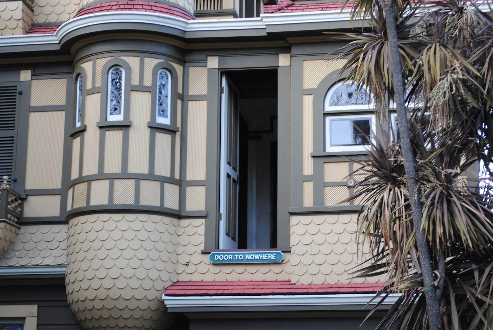 Detail Cerita Winchester Mystery House Nomer 25