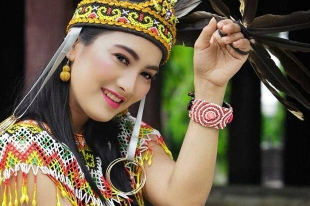 Detail Cewe Suku Dayak Nomer 21