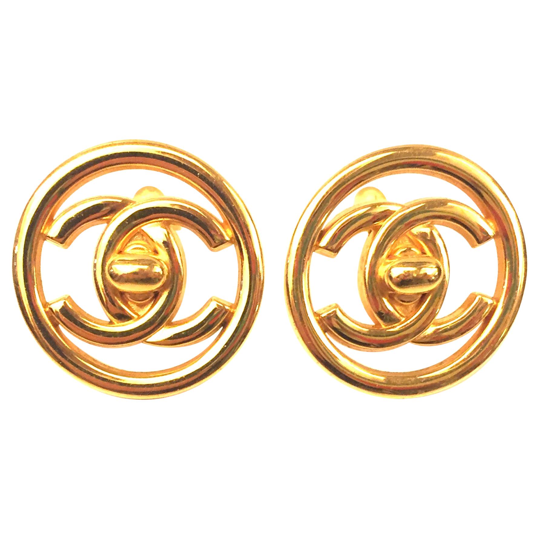 Detail Chanel Logo Gold Nomer 28