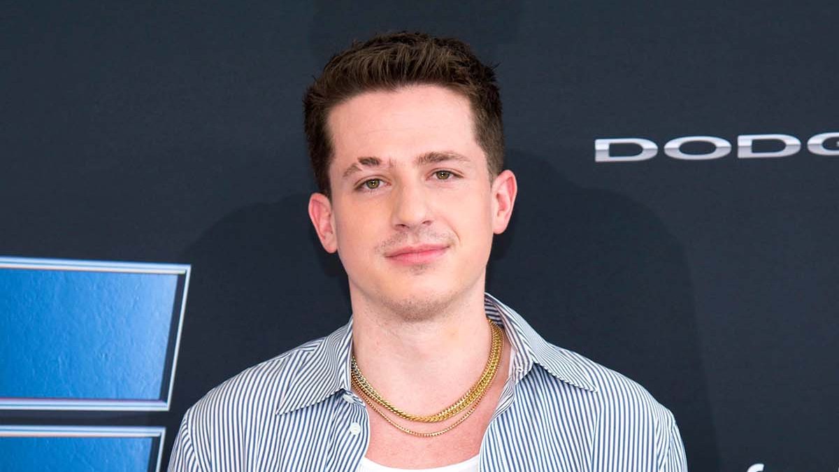 Detail Charlie Puth Foto Nomer 44