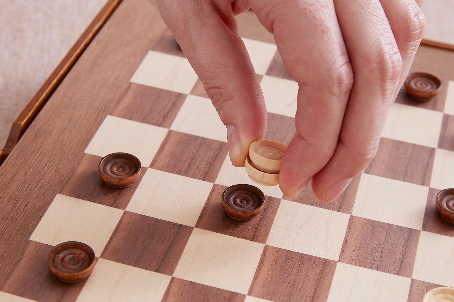 Detail Checkers Pieces Name Nomer 3