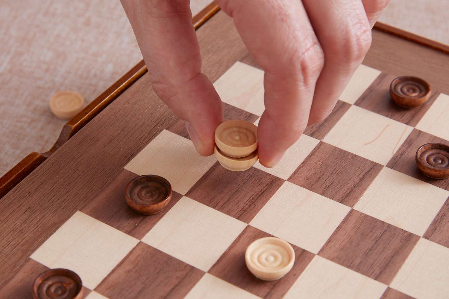 Detail Checkers Pieces Name Nomer 24