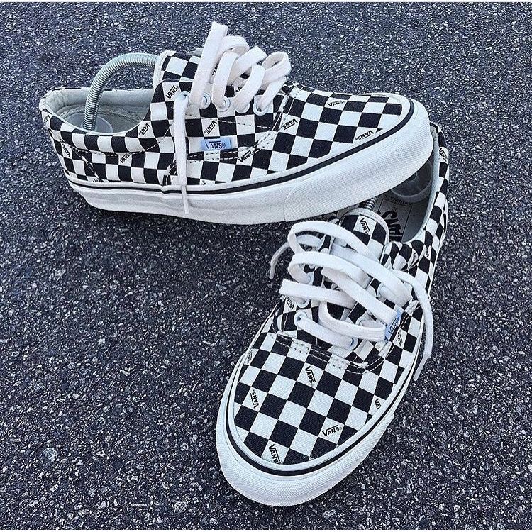 Detail Checkers Shoes Vans Nomer 23