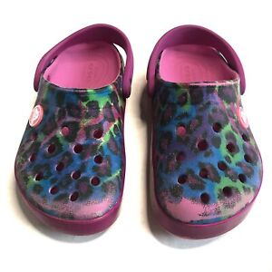 Detail Cheeta Print Crocs Nomer 45