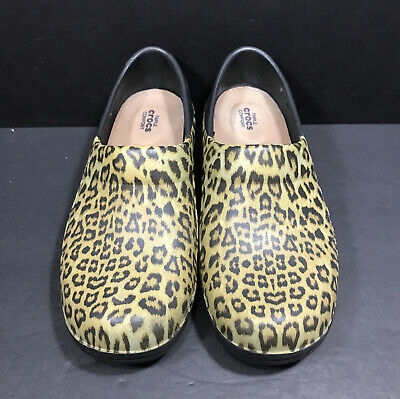 Detail Cheeta Print Crocs Nomer 46