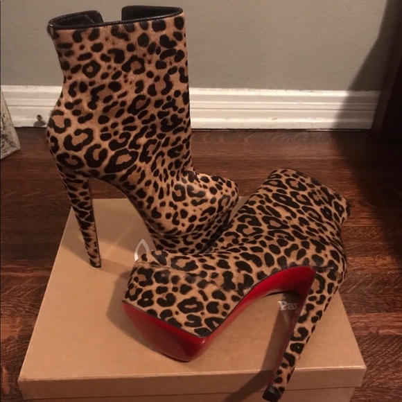 Detail Cheetah Christian Louboutin Nomer 8