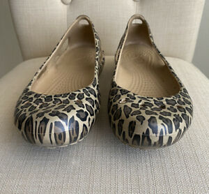 Detail Cheetah Print Crocs Nomer 49