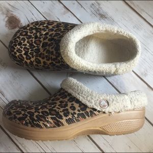 Detail Cheetah Print Crocs With Fur Nomer 12