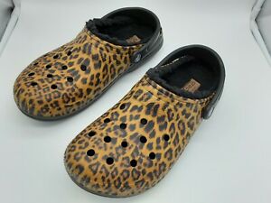 Detail Cheetah Print Crocs With Fur Nomer 27