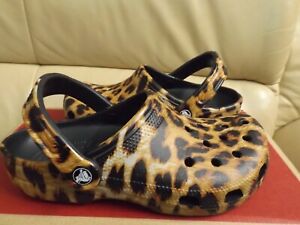 Detail Cheetah Print Crocs With Fur Nomer 39