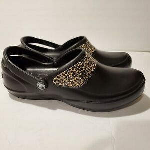 Detail Cheetah Print Crocs With Fur Nomer 42