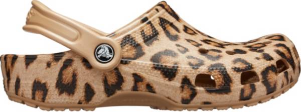 Detail Cheetah Print Crocs With Fur Nomer 9