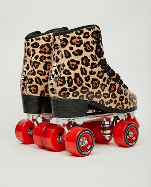 Detail Cheetah Print Roller Skates Nomer 36