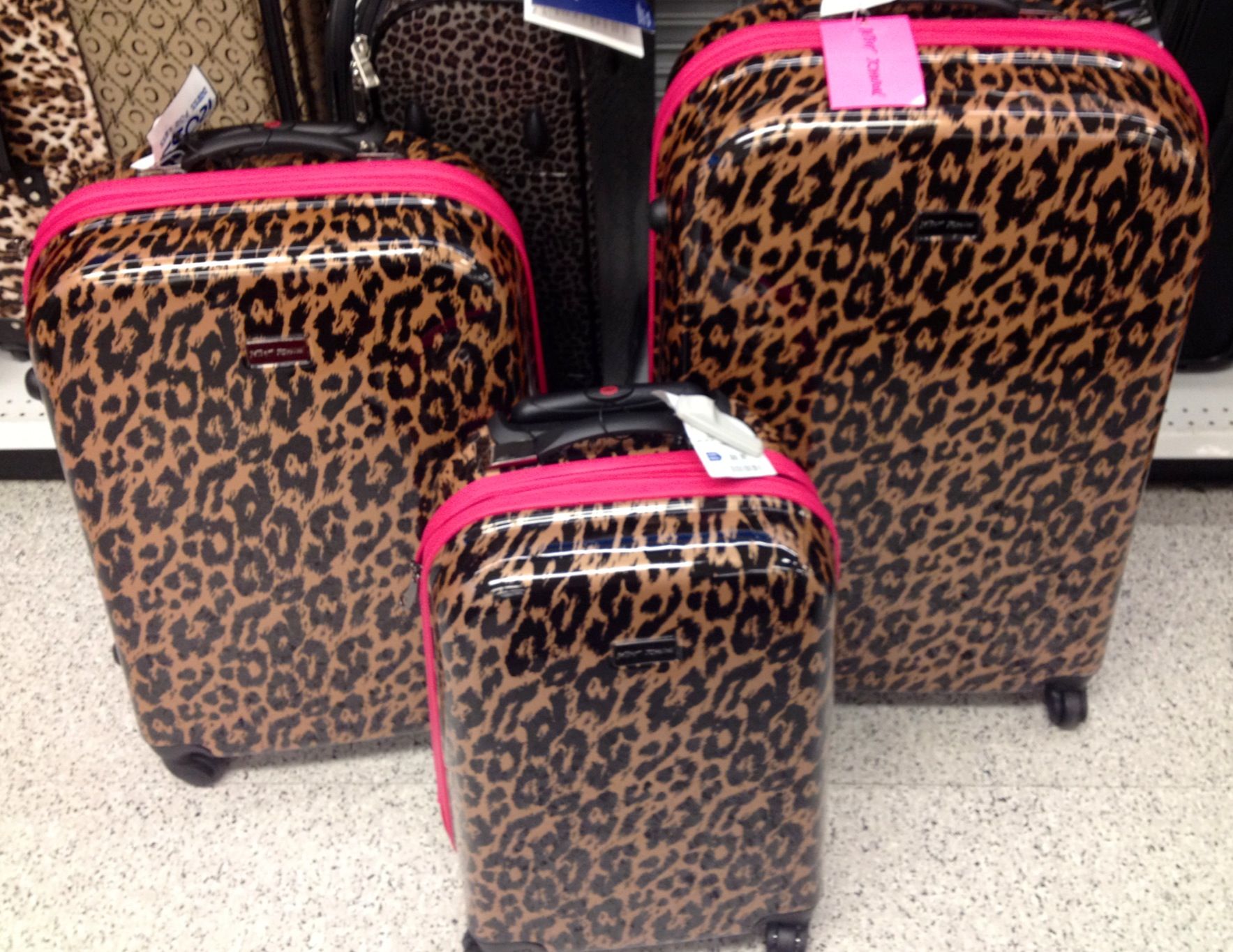 Detail Cheetah Print Suitcase Nomer 48