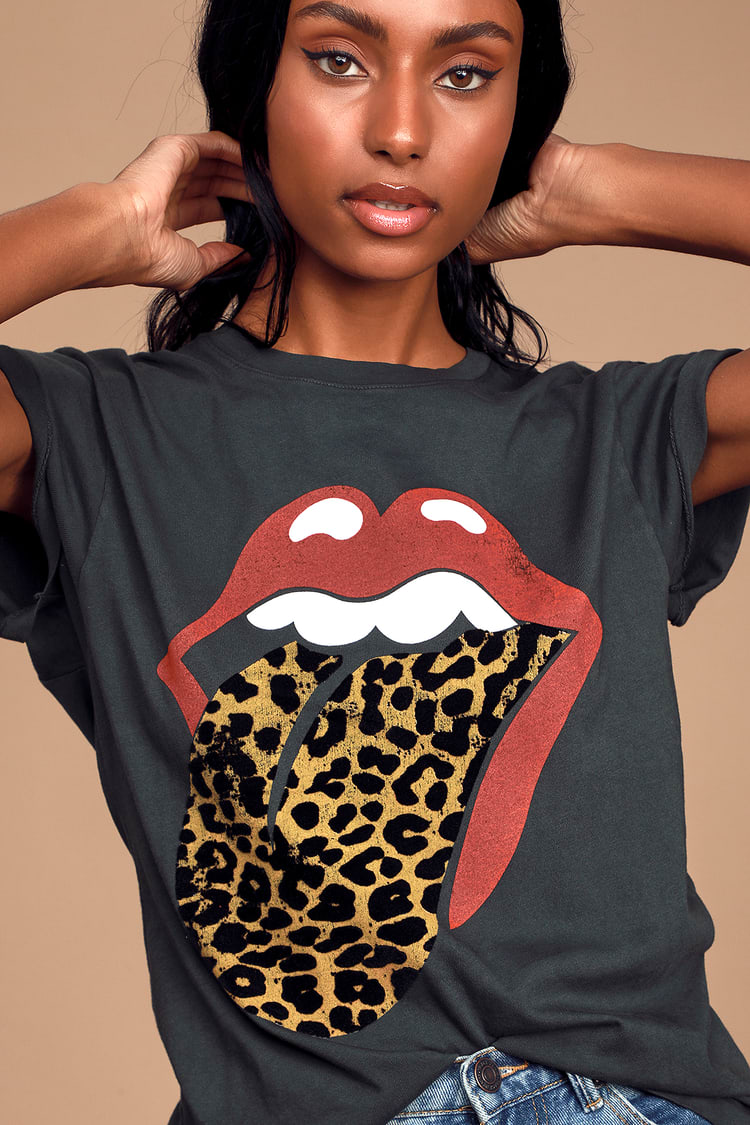 Detail Cheetah Print Tongue Shirt Nomer 3