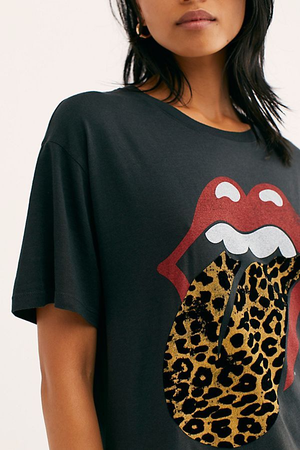 Detail Cheetah Print Tongue Shirt Nomer 5