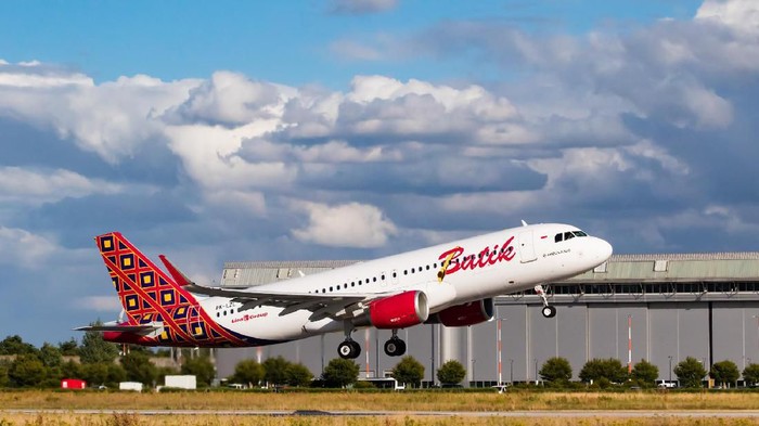 Detail Gambar Batik Air Nomer 50